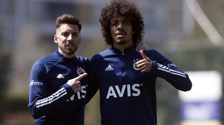 Fenerbahçe haberi... Luiz Gustavo ve Sosa beklemede