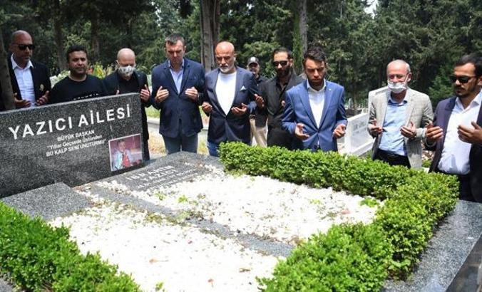 Bursaspor Yönetim Kurulu, İbrahim Yazıcı'nın kabrini ziyaret etti