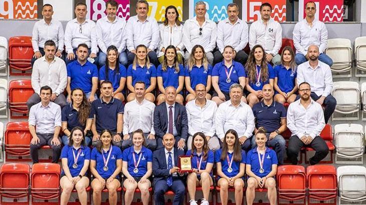 İzmir Büyükşehir Belediyespor'da hentbolcular buluştu