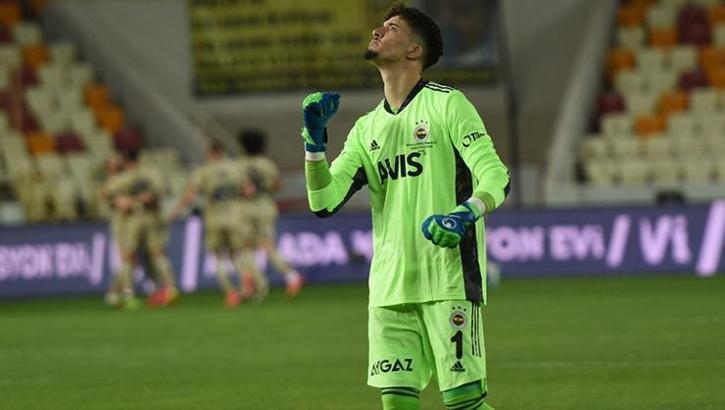 Son dakika transfer haberi! Fenerbahçe'nin genç kalecisi Altay Bayındır dünya devlerinin takibinde...