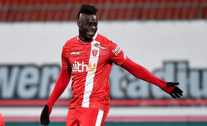 Adana Demirspor taraftarından Balotelli'ye mesaj
