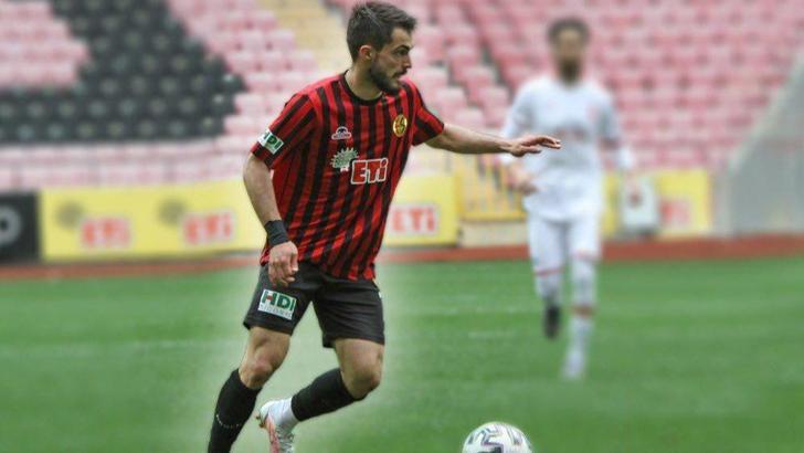 Eskişehirspor'da Bedirhan Altunbaş kulüpten ayrıldı