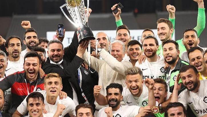 Mustafa Denizli'den Süper Lig zaferi sonrasında açıklamalar: 3 bin tane mesaj aldım!