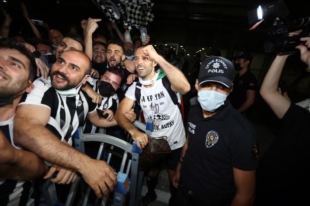 Altay'a İzmir'de coşkulu karşılama