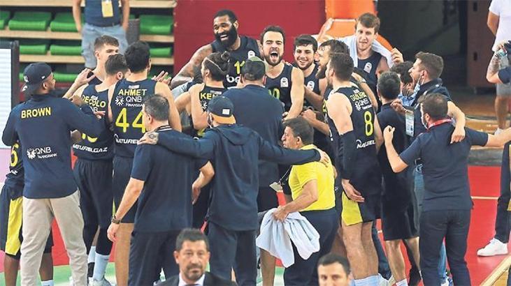 Fenerbahçe Karşıyaka'yı eledi Efes'in rakibi oldu