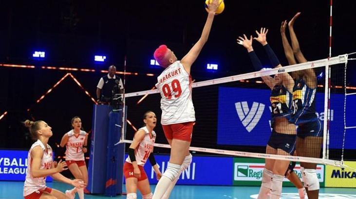 A Milli Kadın Voleybol Takımı, İtalya'yı da geçti