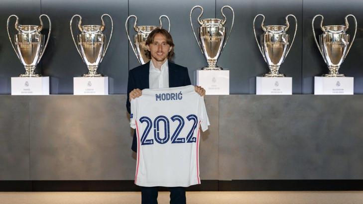 Real Madrid, Luka Modric'in sözleşmesini 1 yıl uzattı