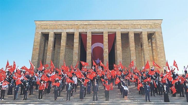 81 ilden gençlerle Anıtkabir'e