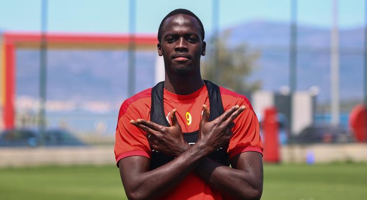 Göztepe'de hedef Cherif Ndiaye