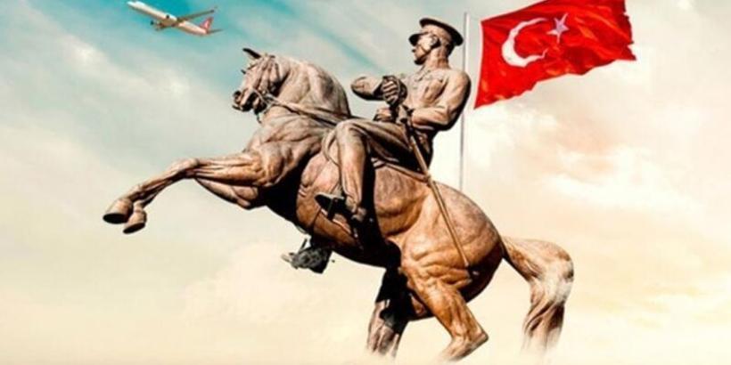 Süper Lig'de mücadele eden İstanbul kulüpleri, 19 Mayıs'ı kutladı