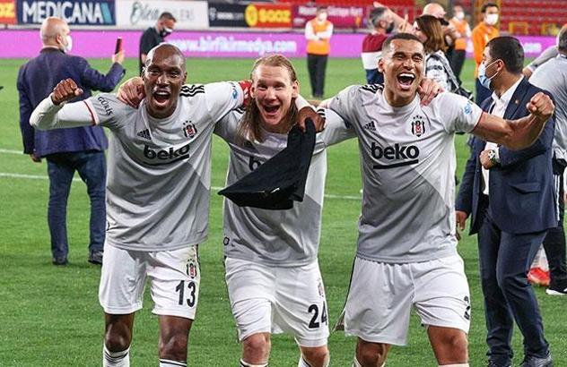 Atiba Hutchinson'dan son dakika sözleşme açıklaması