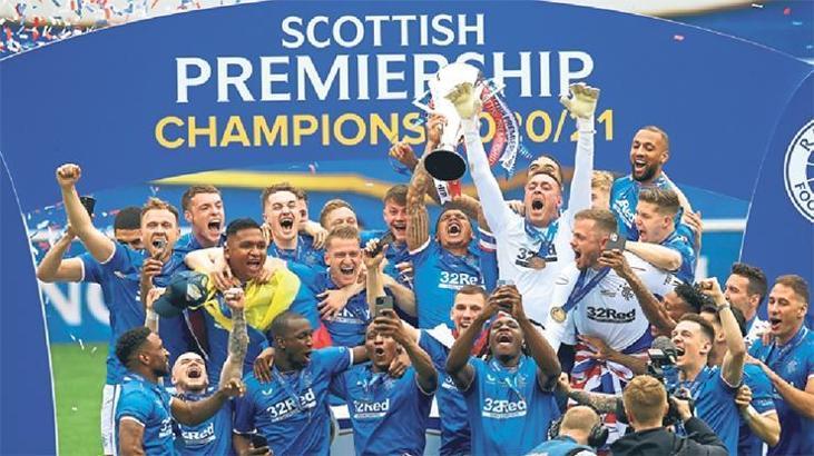 Glasgow Rangers  İskoçya'da namağlup şampiyon