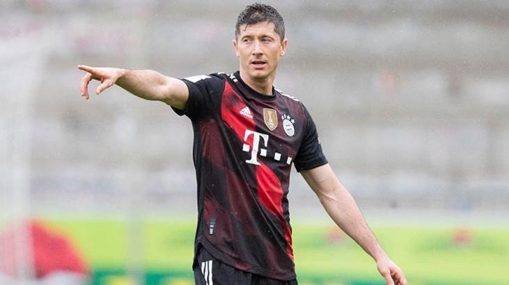 Lewandowski tarihe geçti