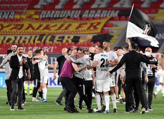 Beşiktaş, Sergen Yalçın yönetiminde 3 sezon sonra şampiyon!