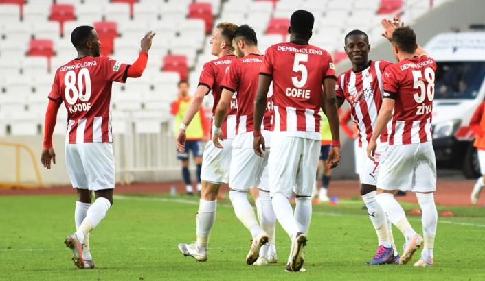 Sivasspor, sezonu 19 maçlık yenilmezlik serisiyle tamamladı