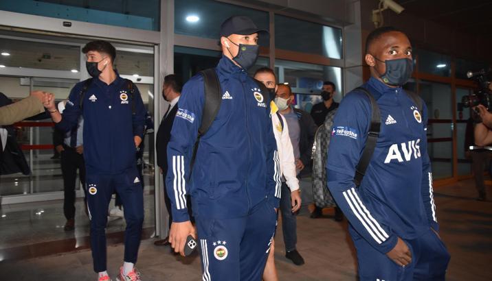 Fenerbahçe'yi Kayseri'de az sayıda taraftar karşıladı