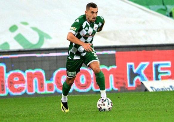 Burak Altıparmak, kariyerinin en iyi dönemini yaşadı