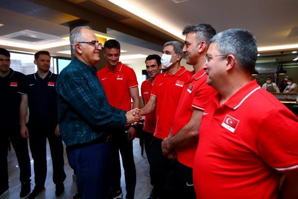 TVF Başkanı Mehmet Akif Üstündağ, Ramazan Bayramı'nı kutladı