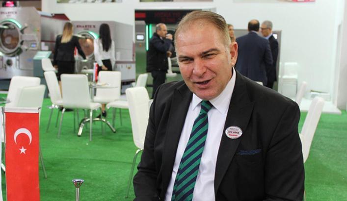 Karşıyaka'da Cenk Karace kolları sıvadı