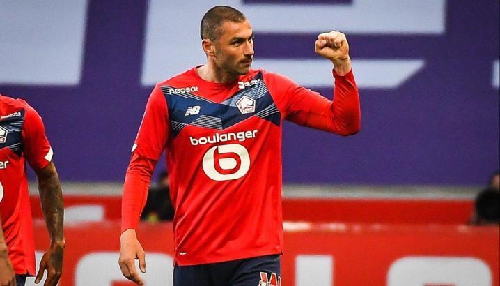 Lille formasıyla Ligue 1'i sallayan Burak Yılmaz, ödülünü aldı!