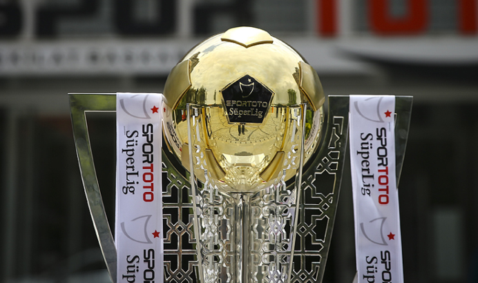 Süper Lig'de muhteşem şampiyonluk yarışı! Beşiktaş, Galatasaray ve Fenerbahçe...