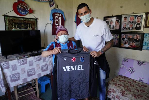 Trabzonspor haberi... Uğurcan Çakır'dan, 83 yaşındaki taraftara sürpriz ziyaret
