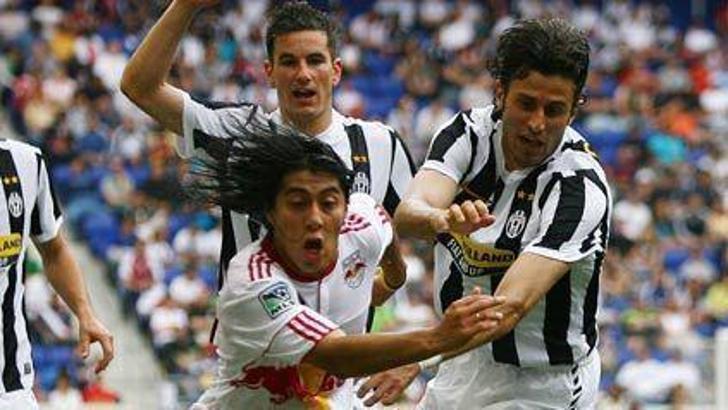 Fabio Grosso vitrine çıktı