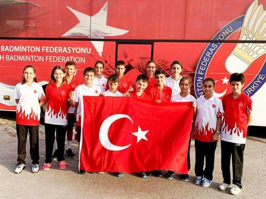 Minik badmintonculardan 10 madalya