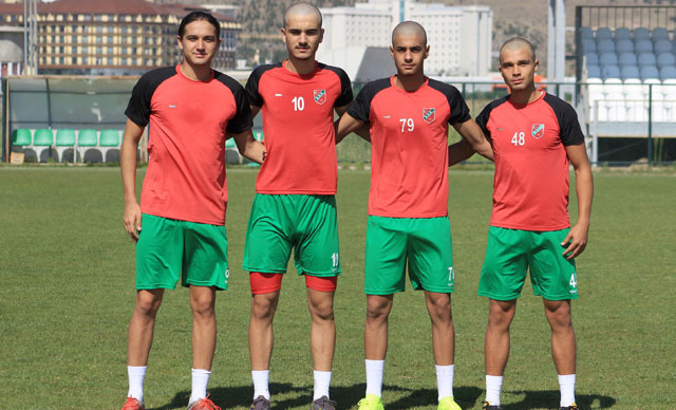 Karşıyaka'da 7 futbolcu 20 yaş altını kapsayan yasağa takıldı