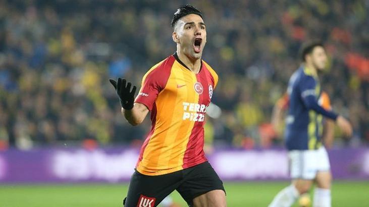 Galatasaray'da yönetim takıma baskı yapıyor!