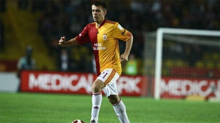 Misimovic futbolu bıraktı