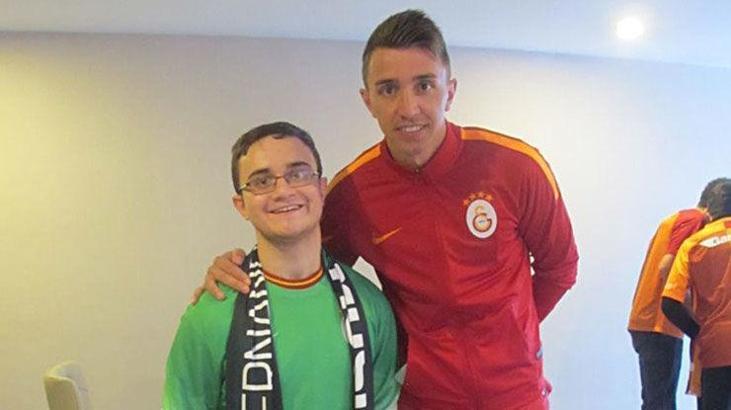 Engelli gencin Muslera'yla tanışma hayali gerçekleşti