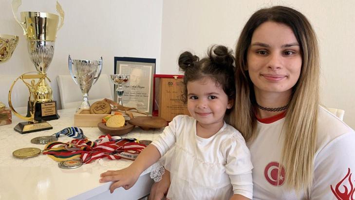 Hem anne hem de paralimpik şampiyon!