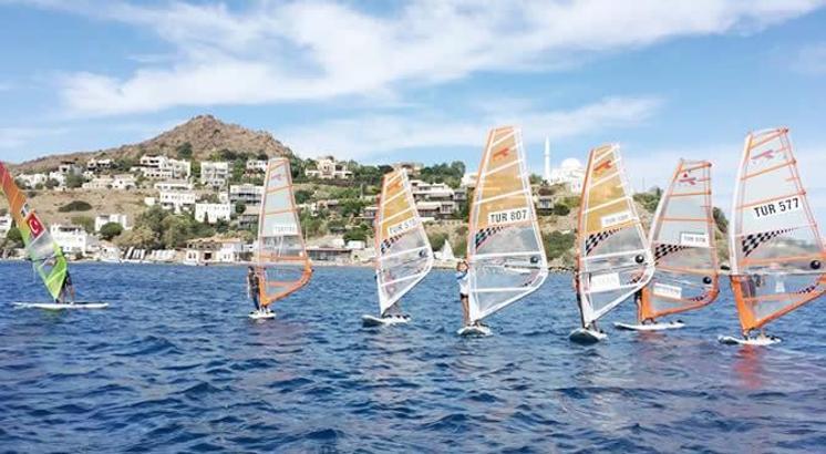 Türkiye Yelken Federasyonu, uzaktan antrenman için sporcularını bilgilendirdi