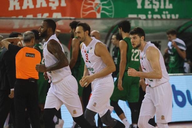 Pınar Karşıyaka'da 3'te 3 sevinci