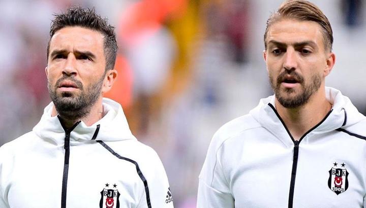 Beşiktaş'ta Gökhan Gönül ve Caner Erkin formayı bırakmıyor