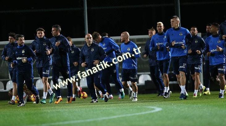 Fenerbahçe, Antalya'da ikinci yarı hazırlıklarına başladı