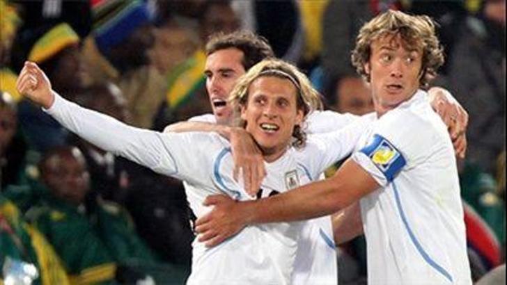 Uruguay vuvuzelayı susturdu: 0-3