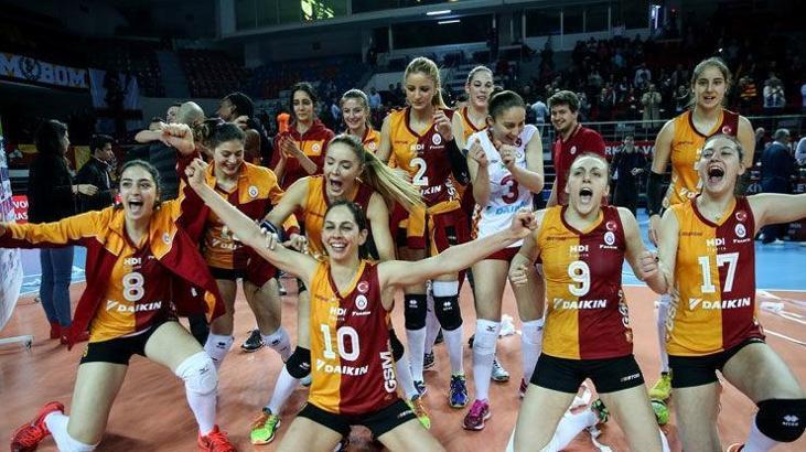 Aslan kızlar kupa aşkına!