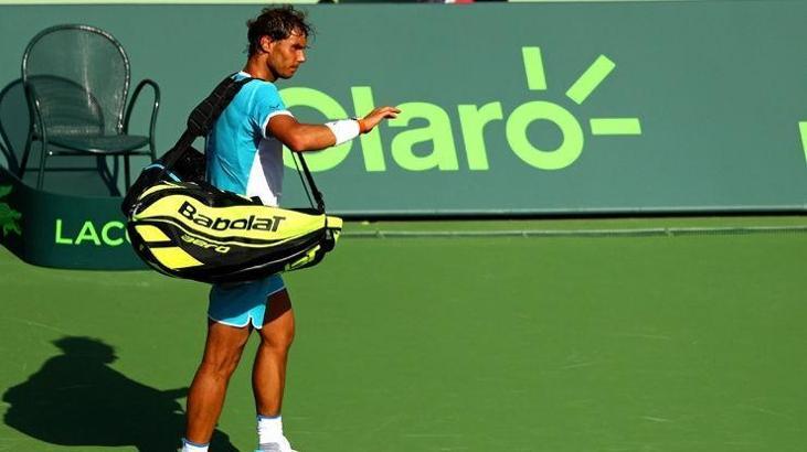 Başı dönen Rafael Nadal maçı bıraktı