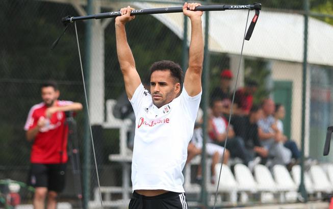 Beşiktaş'ta Douglas pes etmiyor