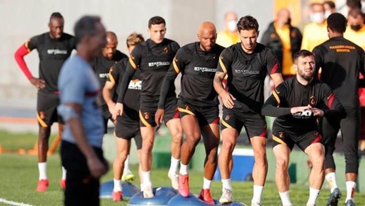 Galatasaray'da son dakika! 2 yıldız kadroya alınmadı