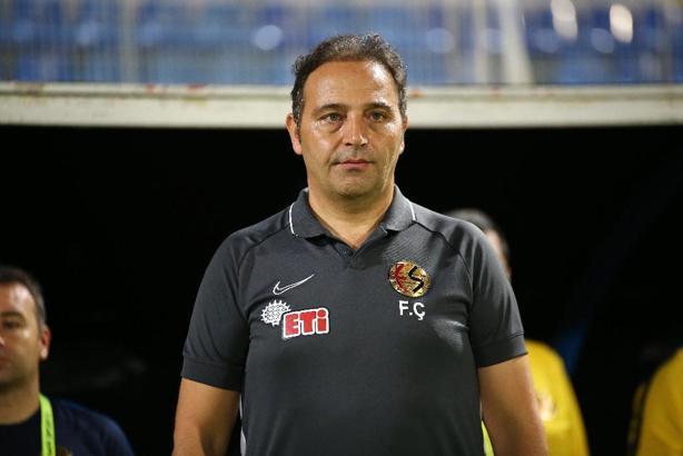SON DAKİKA! Eskişehirspor'da Fuat Çapa ile yollar ayrıldı