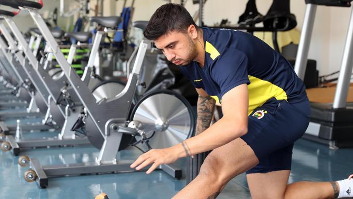 Fenerbahçe günün ilk antrenmanını tamamladı