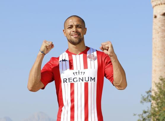 Sidney Sam, Antalyaspor'da zirveye çıkmak istiyor