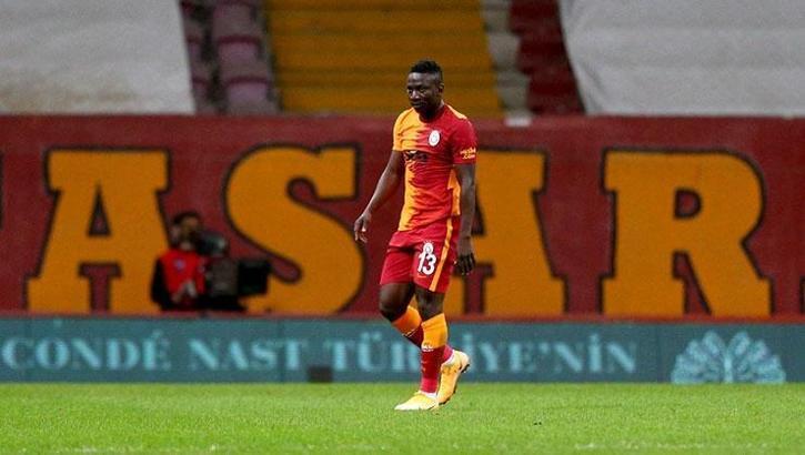 Galatasaray'da gelen gideni arattı!