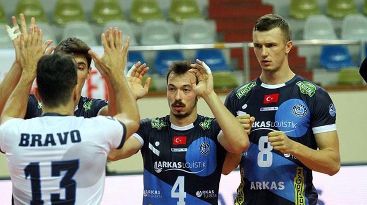 Efeler Ligi: İstanbul Büşükşehir Belediyespor: 1 - Arkas Spor: 3