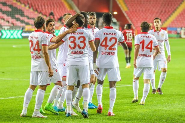 Samsunspor'da tam 25 futbolcu şans buldu