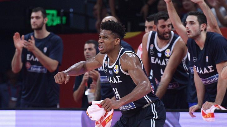 Giannis Antetokounmpo eve dönüyor