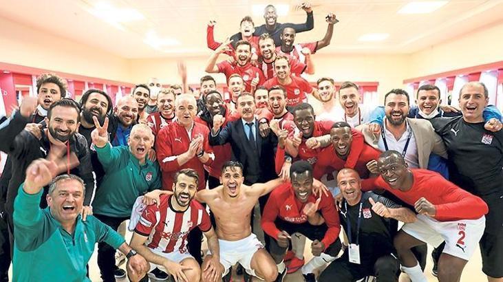 Rıza Çalımbay Sivasspor'la tarih yazıyor